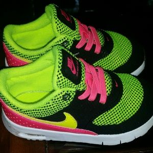 Toddler Nike 8C sneakers